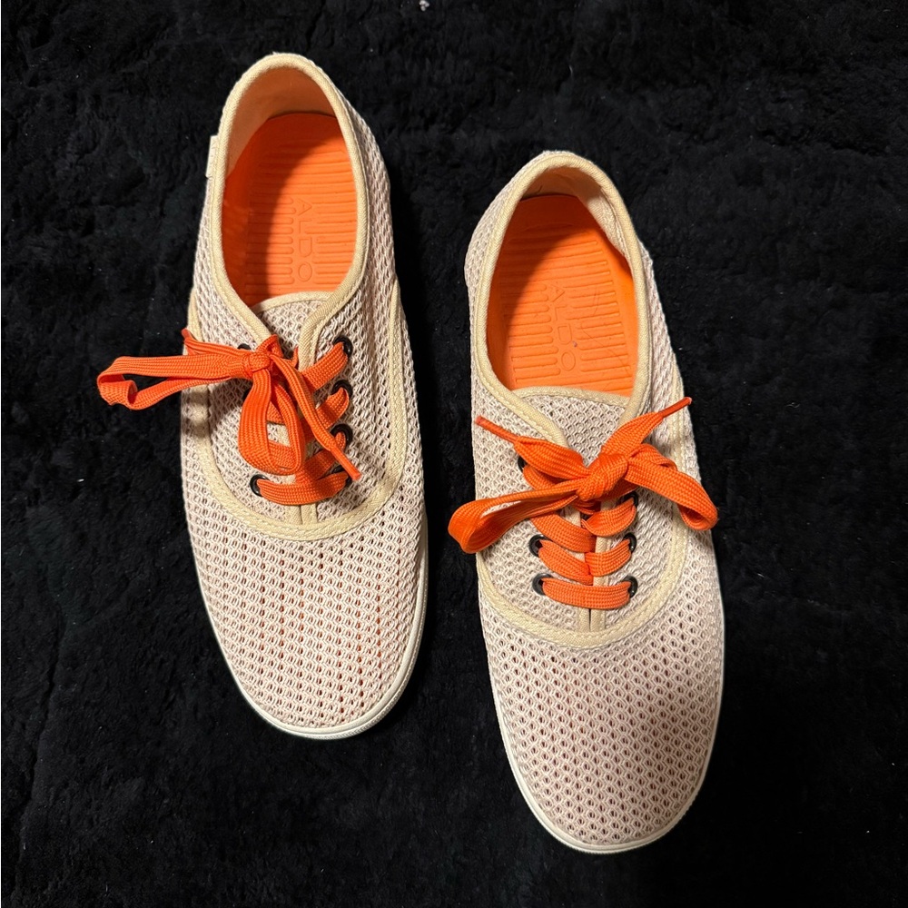 Men’s Aldo Beige Boat Shoes with Orange Laces